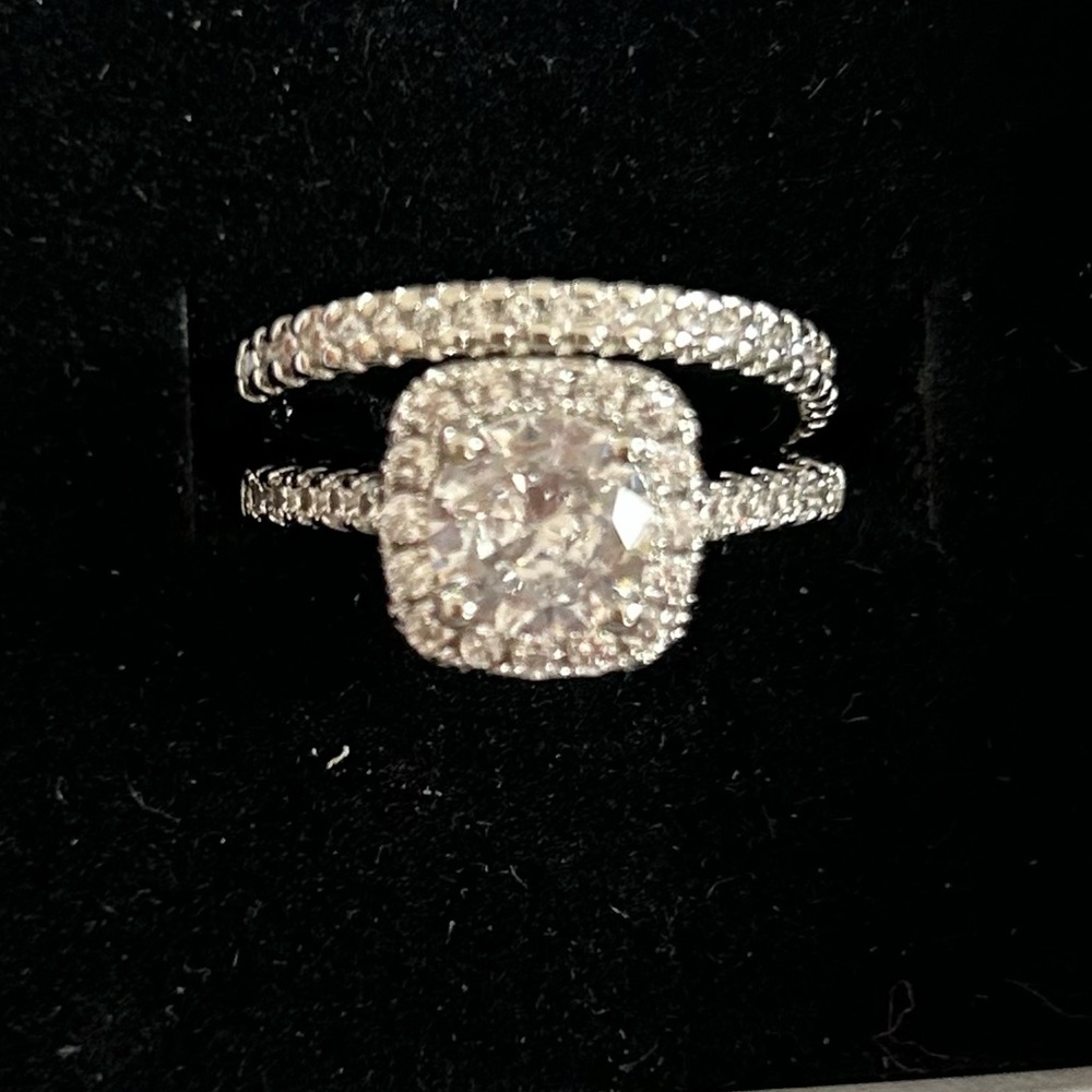 New White Cubic Zirconia 925 Sterling Silver Bridal Fashion Ladies Ring - Picture 4 of 9